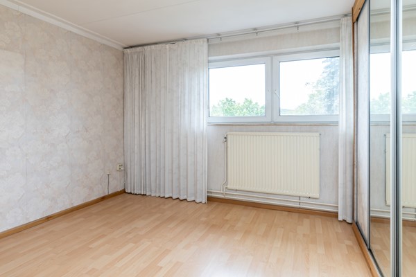 Foto - Te koop: Een ruime twee-onder-een kapwoning met inpandige garage, groot souterrain en goed formaat tuin gelegen op het Zuidwesten op een prima locatie in Wijlre.